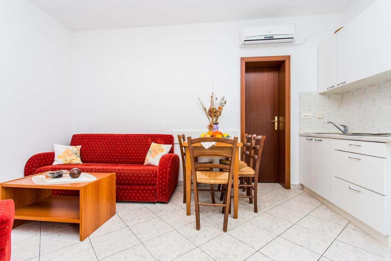Apartments Lavanda 1 Нивице Екстериор снимка